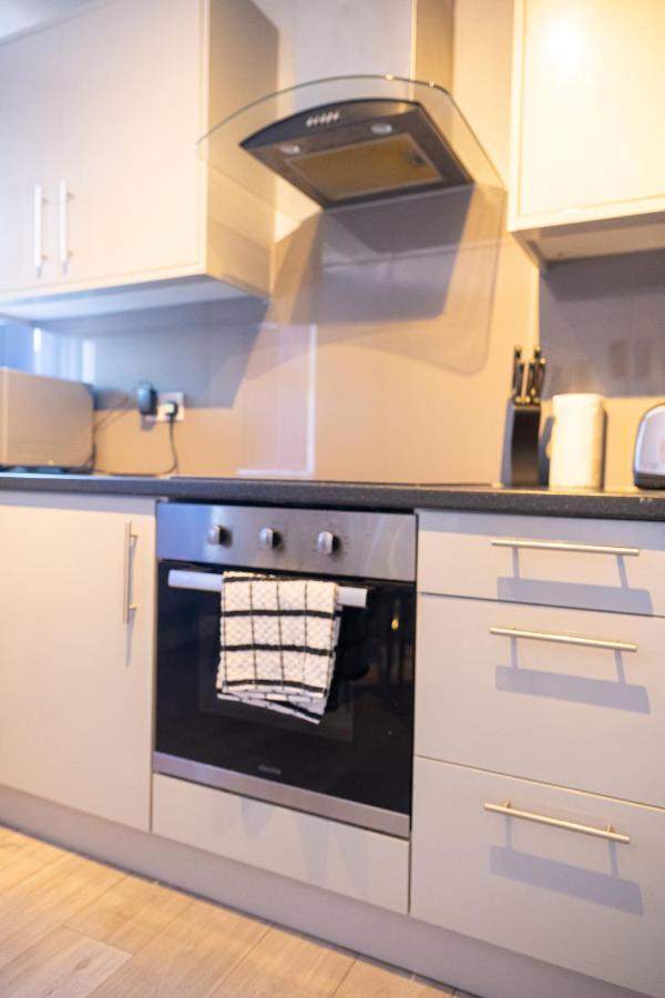 Studios With Ensuite Showers & Share Kitchens Prime Location Near Hospital, Town Center Apt 3 St Helens  Zewnętrze zdjęcie
