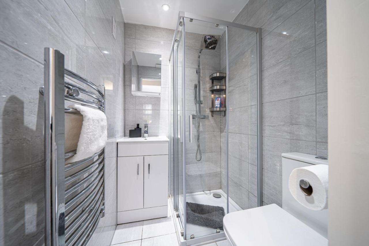 Studios With Ensuite Showers & Share Kitchens Prime Location Near Hospital, Town Center Apt 3 St Helens  Zewnętrze zdjęcie